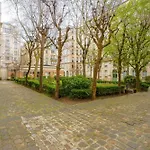 Spacious And Peaceful 1 Bd In Paris