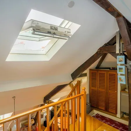 Spacious And Peaceful 1 Bd In Parigi