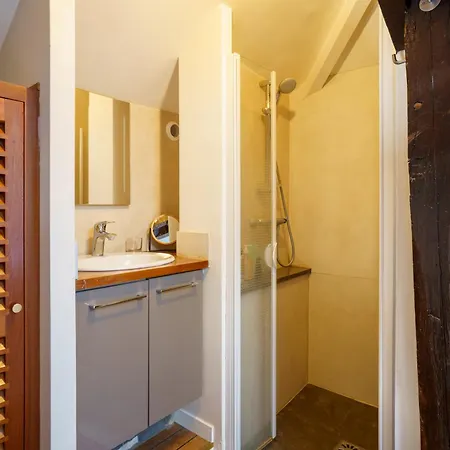 Apartment Spacious And Peaceful 1 Bd In *
