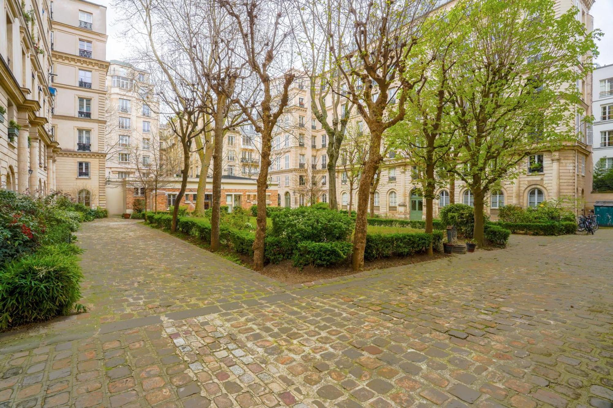 Spacious And Peaceful 1 Bd In Apartment